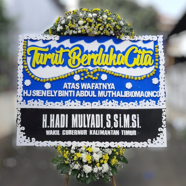 Karangan Bunga Duka  di Kapuas